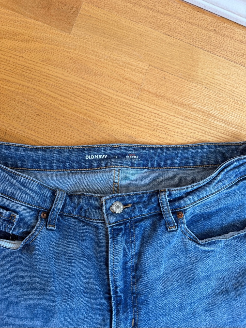Curvy Straight Leg Jeans - Picture 4 of 5